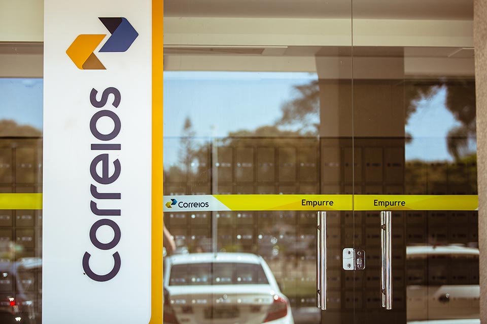 A nota enviada afirma que a proposta de acordo apresentada almeja suspender benefícios incompatíveis com a situação econômica da instituição e do país.