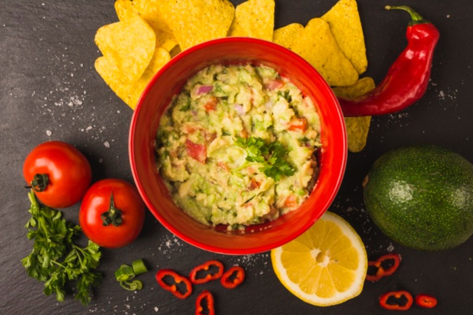 guacamole com tortillas