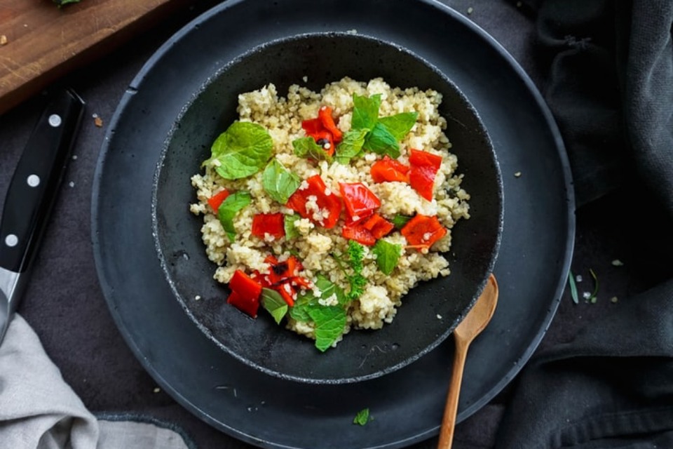 Quinoa com pimentões