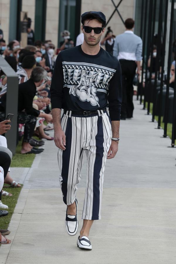 Dolce & Gabbana retorna aos desfiles físicos