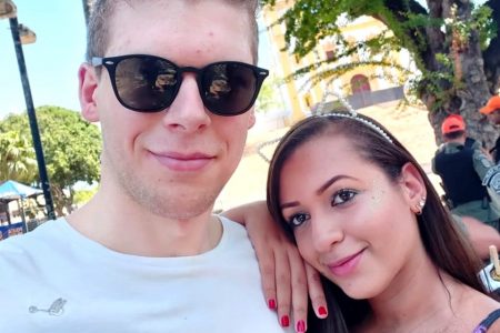 casal separado pela pandemia do novo coronavírus