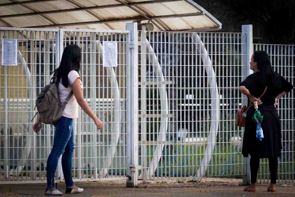 fachada escola particular sem aula DF pandemia