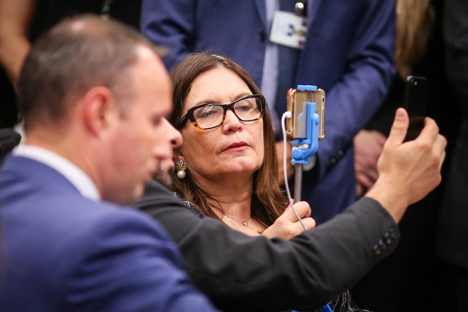 Bia Kicis no plenário da Câmara