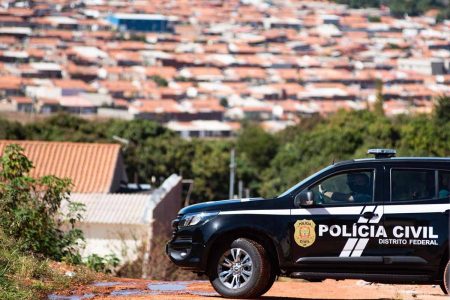 Após Caso Naja, Polícia Civil apreende cobra “anaconda” em águas Lindas