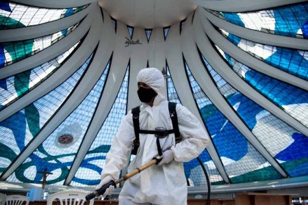 Descontaminação da Catedral Metropolitana Nossa Senhora Aparecida
