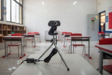 Escolas privadas voltam às aulas presenciais