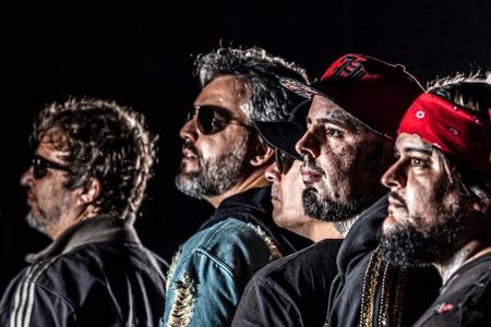 Foto colorida da banda Detonautas- Metrópoles