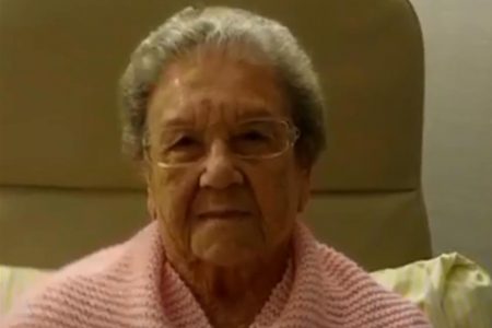 palmirinha se emociona ao agradecer mensagens após internação