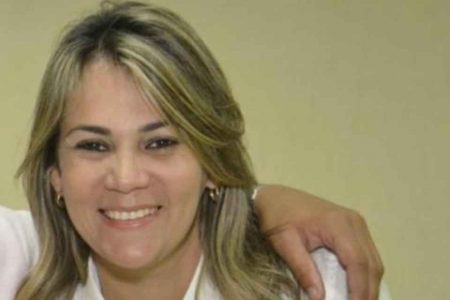 Renata Castro, de 40 anos, foi assassinada na porta de casa