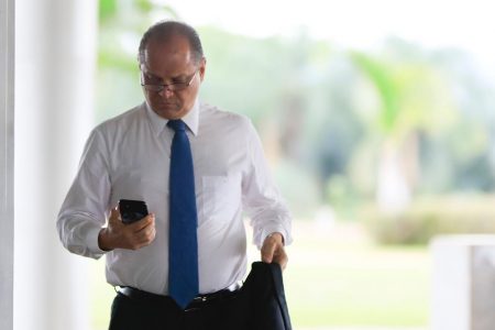 Ricardo Barros chega ao Planalto para reunião com Bolsonaro