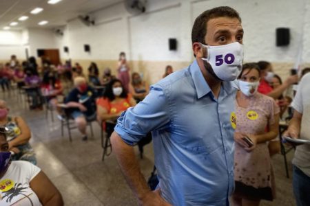 O candidato Guilherme Boulos teve reunião com mulheres