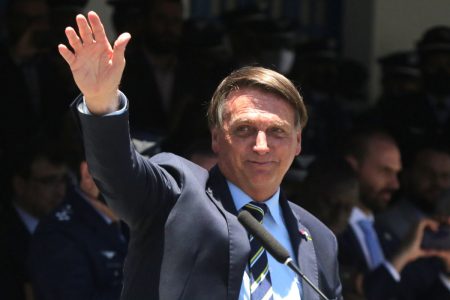 Jair Bolsonaro, presidente da República, participa de um evento na Escola especialista em aeronáutica-52