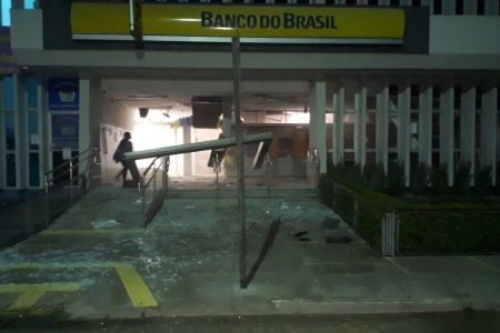 Fachada do Banco do Brasil em Cametá alvejada por tiros