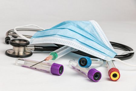 Kit médico: injeção, máscara, estetoscópio