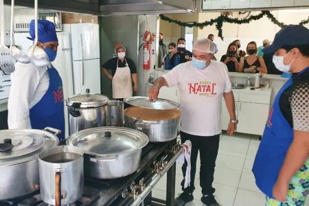 Ibaneis Rocha cozinha ceia de Natal