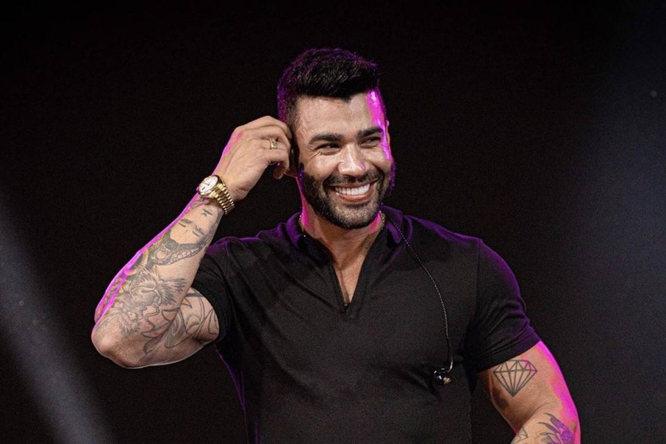 Gusttavo Lima sorrindo