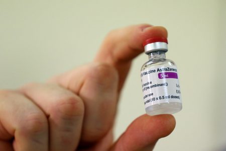 ampola da vacina de oxford