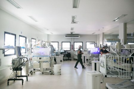 Vice-governador Paco Britto entrega oito leitos da UTI neonatal do HMIB; Leitos UTI