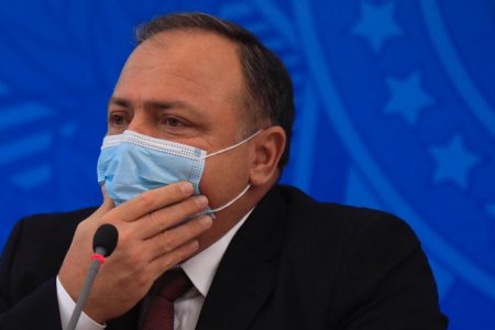 Pazuello anuncia aquisição de 100 milhões de doses da vacina 9