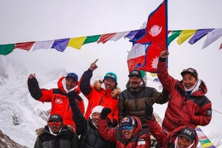 Alpinistas no K2