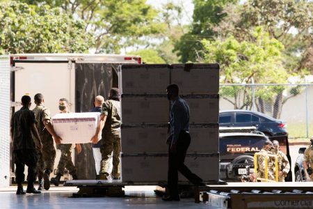 Chegada da vacina contra Covid-19 no DF
