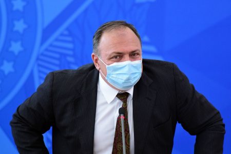 Ministro da saúde Eduardo Pazuello em coletiva de imprensa