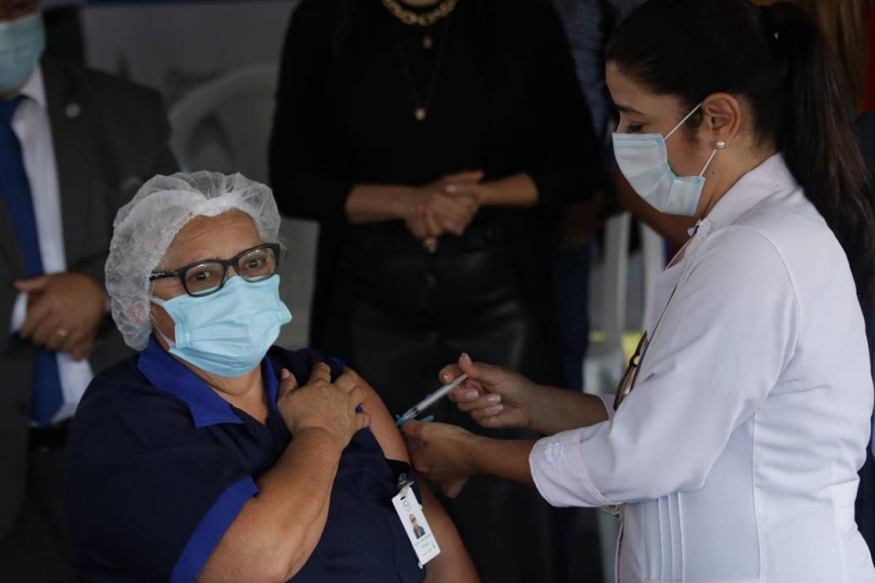 Vacinação contra a Covid-19 no DF