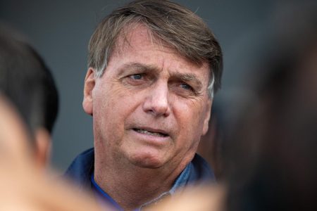 Presidente Jair Bolsonaro faz revisão em sua moto na concessionária Freedom do sia, na manhã desse sábado (30/1).