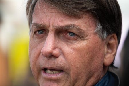 Presidente Jair Bolsonaro faz revisão em sua moto na concessionária Freedom do sia, na manhã desse sábado (30/1).