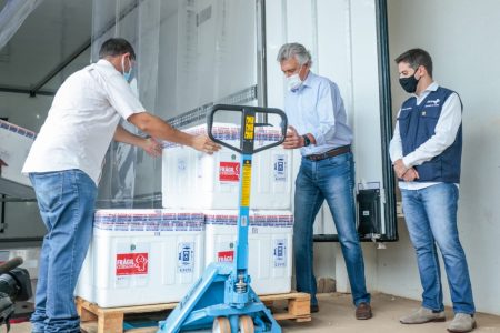 Chegada de vacina a Goiás