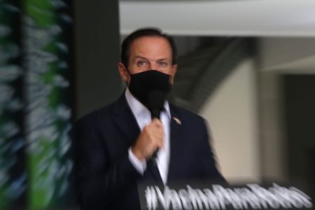 O governador João Doria (PSDB), apresenta nesta quarta-feira (10), no Palácio dos Bandeirantes, zona sul de São Paulo, informações sobre as restrições do combate ao coronavírus