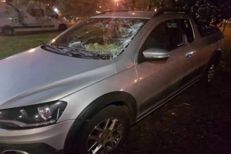 carro com vidro quebrado