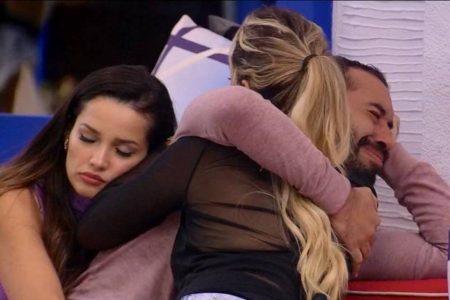Gil, Juliette e Sarah