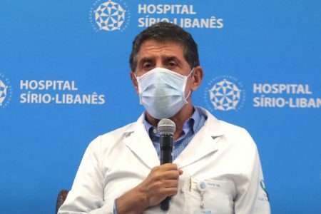 David Uip, membro de equipe médica que orienta o tratamento do câncer de Bruno Covas