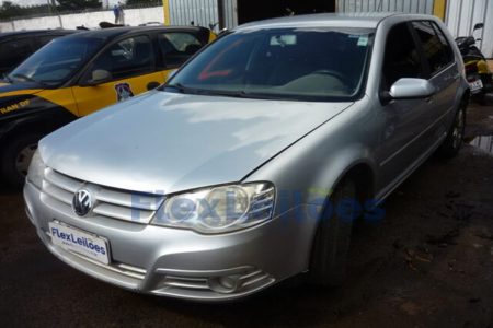 VW Golf leilão Detran 02/2021