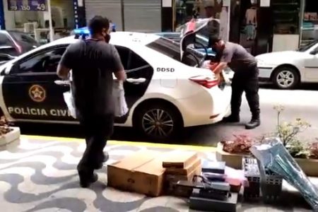 Polícia do Rio estoura empresa que revendia aparelhos roubados