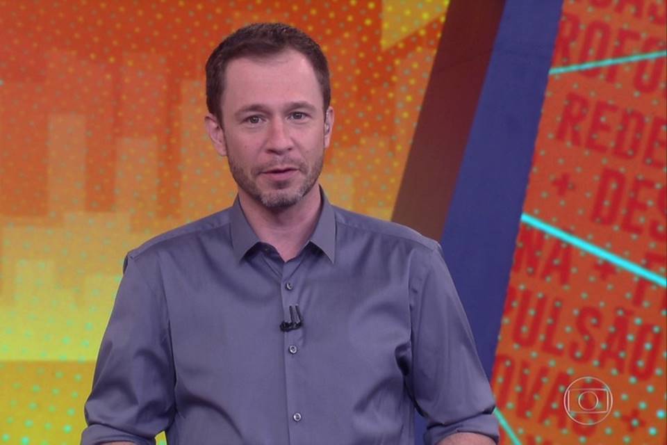Tiago Leifert no BBB21