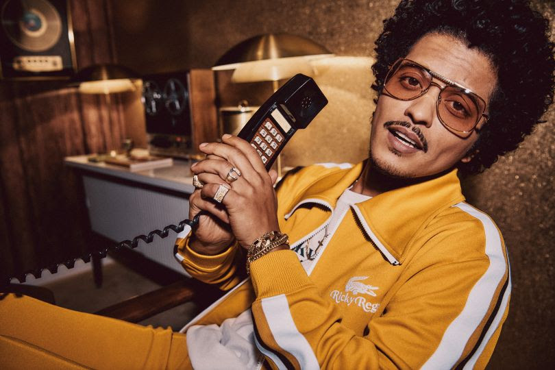 Foto colorida de Bruno mars - Metrópoles