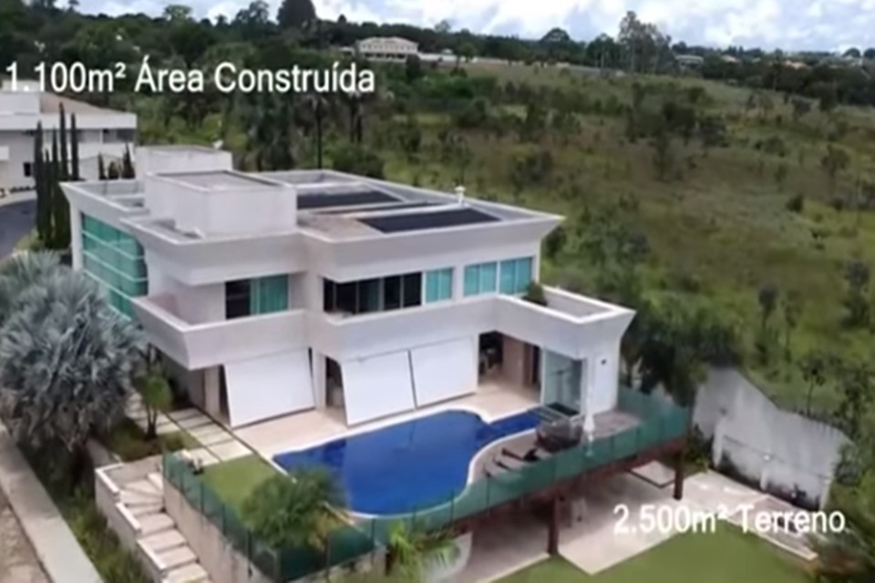Imagem da mansão de Flávio Bolsonaro