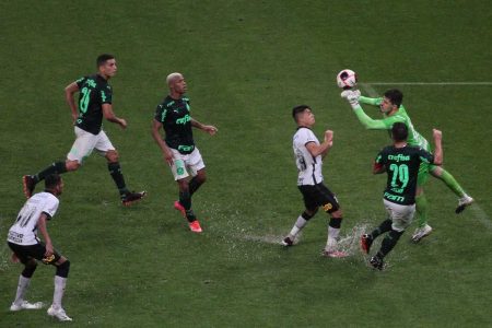 Corinthians e Palmeiras empatam
