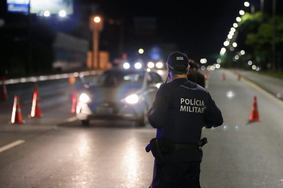 Na 1 noite, brasilienses têm dificuldade em cumprir toque de recolher