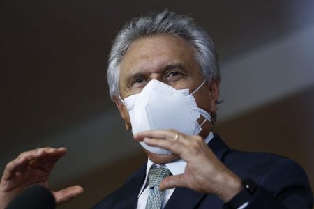 governador de goiás, ronaldo caiado, durante anúncio de medidas contra a covid-19