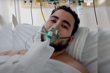 jovem intubado em UTI por causa da Covid-19