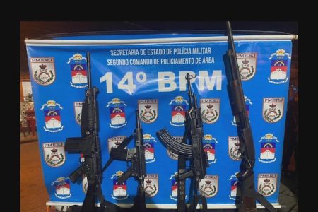 Armas apreendidas em confronto com bandidos da zona oeste do Rio