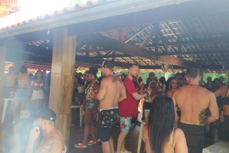 Em plena pausa emergencial, pool party é encerrada pela prefeitura do Rio