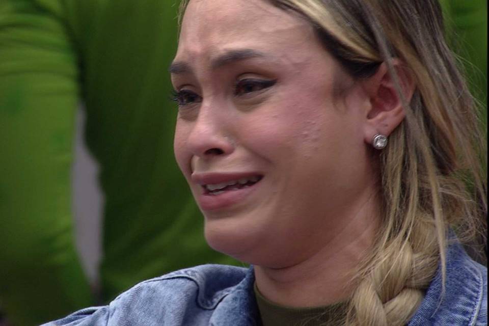 Sarah chorando no BBB21