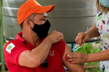 Vacinação de bombeiros no DF