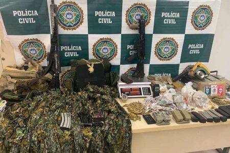 Material aprendido em ação no Complexo do Salgueiro, em São Gonçalo
