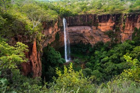 Cachoeira Véu de Noiva na Chapada dos Guimarães