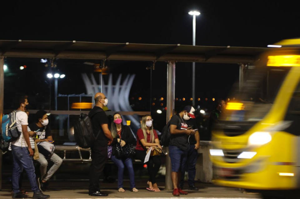 aglomeração ônibus